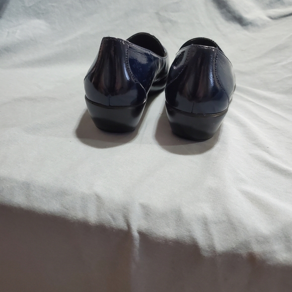 Dansko Women's Shiny Blue Flats - Picture 4 of 6
